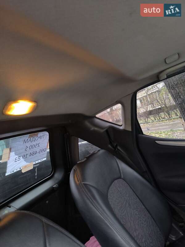 Хэтчбек Mercedes-Benz A-Class 2001 в Киеве фото 9 Хэтчбек Mercedes-Benz A-Class 2001 в Киеве