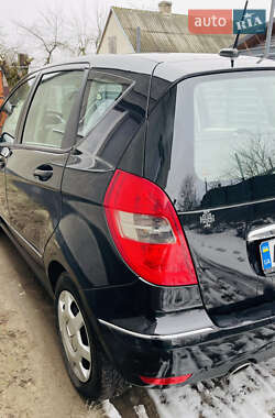 Хетчбек Mercedes-Benz A-Class 2010 в 