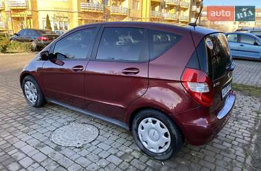 Хэтчбек Mercedes-Benz A-Class 2010 в 