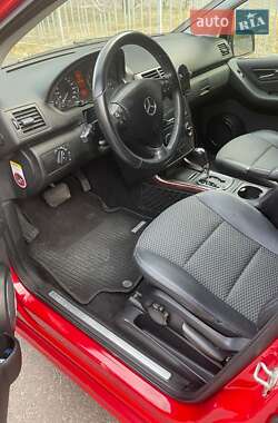Хэтчбек Mercedes-Benz A-Class 2011 в 