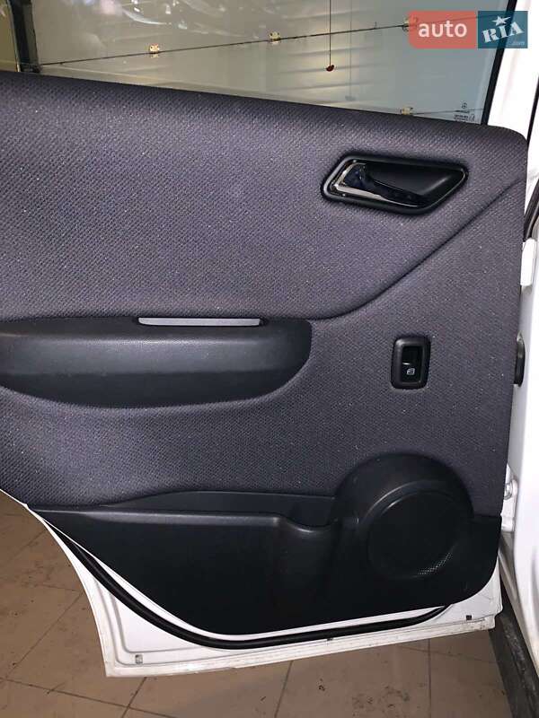 Хэтчбек Mercedes-Benz A-Class 2010 в Киеве фото 13 Хэтчбек Mercedes-Benz A-Class 2010 в Киеве