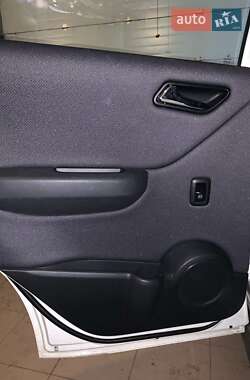 Хэтчбек Mercedes-Benz A-Class 2010 в 