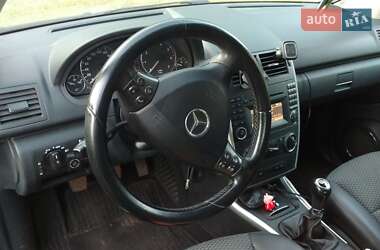Хэтчбек Mercedes-Benz A-Class 2010 в 