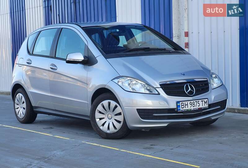 Хетчбек Mercedes-Benz A-Class 2010 в 