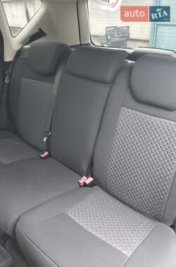 Хетчбек Mercedes-Benz A-Class 2009 в 