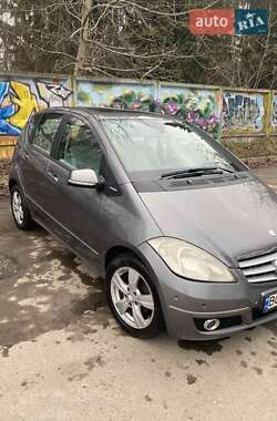 Хэтчбек Mercedes-Benz A-Class 2009 в 