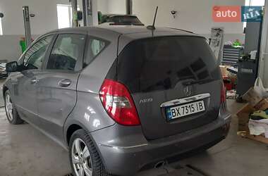 Хэтчбек Mercedes-Benz A-Class 2010 в 