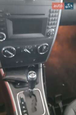 Хэтчбек Mercedes-Benz A-Class 2010 в 