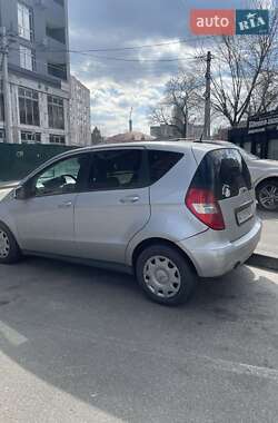 Хетчбек Mercedes-Benz A-Class 2010 в 
