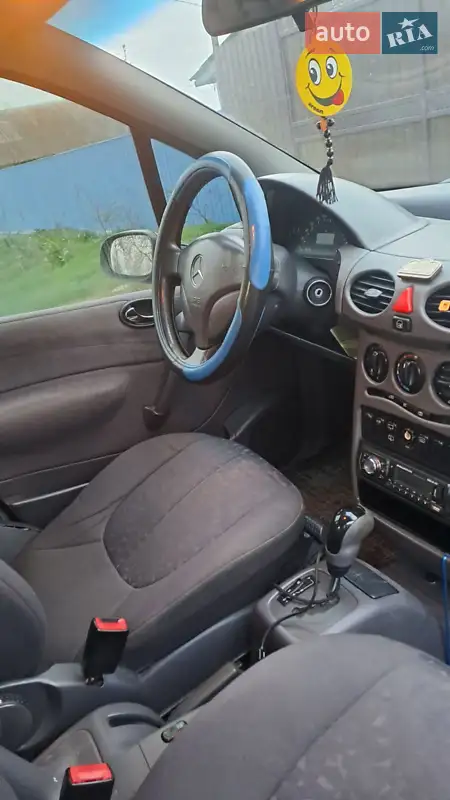 Хетчбек Mercedes-Benz A-Class 2000 в 