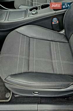 Хэтчбек Mercedes-Benz A-Class 2013 в 
