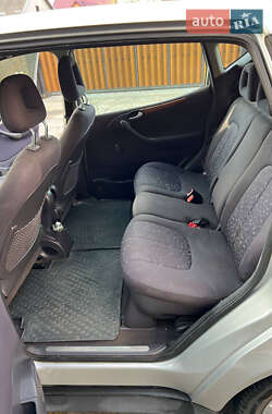 Хэтчбек Mercedes-Benz A-Class 2002 в 