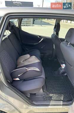 Хэтчбек Mercedes-Benz A-Class 2003 в 