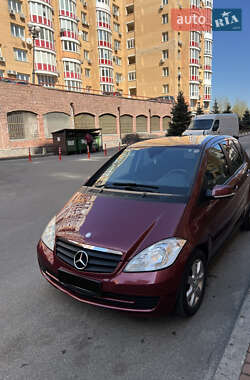 Хетчбек Mercedes-Benz A-Class 2011 в 
