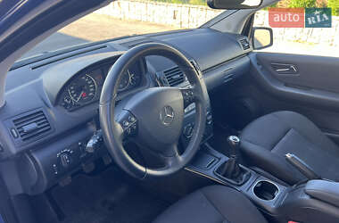 Хэтчбек Mercedes-Benz A-Class 2012 в 