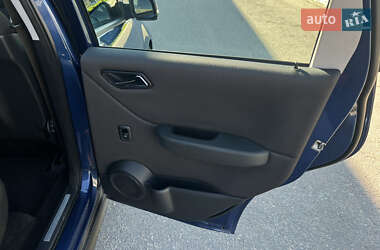 Хэтчбек Mercedes-Benz A-Class 2012 в 