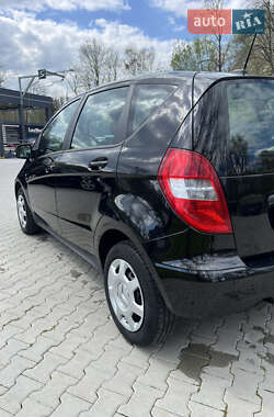 Хетчбек Mercedes-Benz A-Class 2011 в 