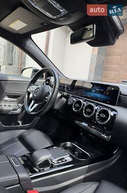 Хэтчбек Mercedes-Benz A-Class 2018 в 