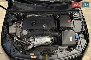 Хэтчбек Mercedes-Benz A-Class 2018 в 