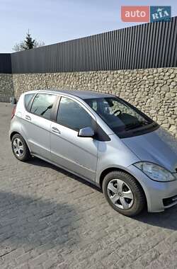 Хэтчбек Mercedes-Benz A-Class 2010 в 