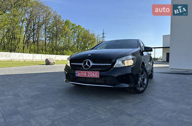 Хэтчбек Mercedes-Benz A-Class 2016 в 