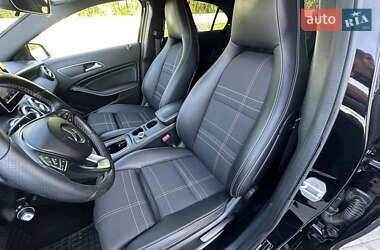 Хэтчбек Mercedes-Benz A-Class 2016 в 