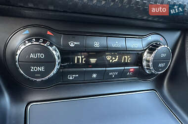 Хэтчбек Mercedes-Benz A-Class 2016 в 