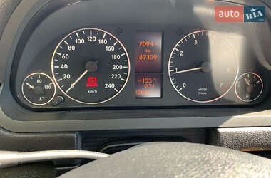 Хэтчбек Mercedes-Benz A-Class 2010 в 