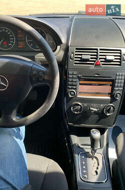 Хэтчбек Mercedes-Benz A-Class 2010 в 
