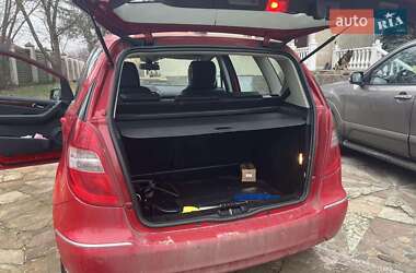 Хэтчбек Mercedes-Benz A-Class 2009 в 