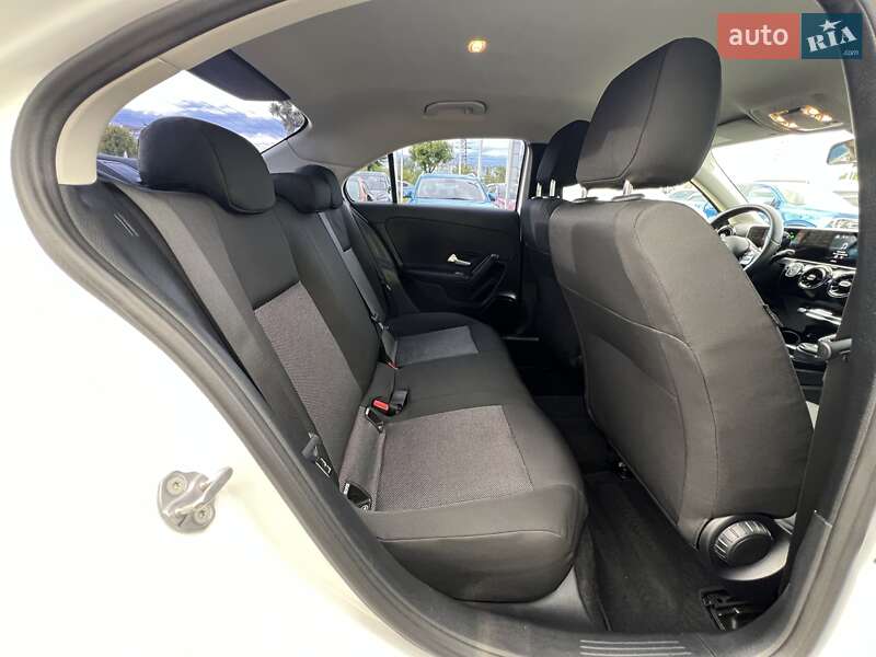 Седан Mercedes-Benz A-Class 2019 в Киеве