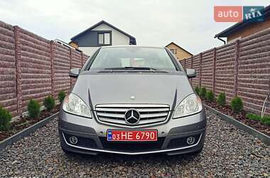 Хэтчбек Mercedes-Benz A-Class 2011 в 