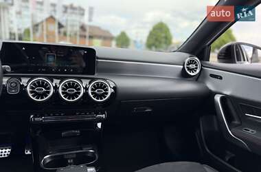 Хетчбек Mercedes-Benz A-Class 2018 в 