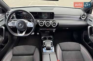 Хетчбек Mercedes-Benz A-Class 2018 в 
