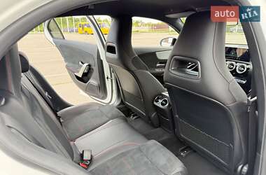 Хетчбек Mercedes-Benz A-Class 2018 в 