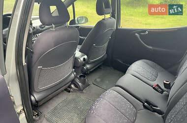 Хетчбек Mercedes-Benz A-Class 2003 в 