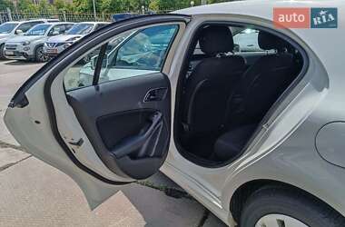 Хетчбек Mercedes-Benz A-Class 2013 в 