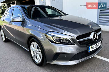 Хетчбек Mercedes-Benz A-Class 2017 в 