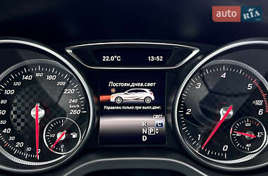 Хетчбек Mercedes-Benz A-Class 2017 в 