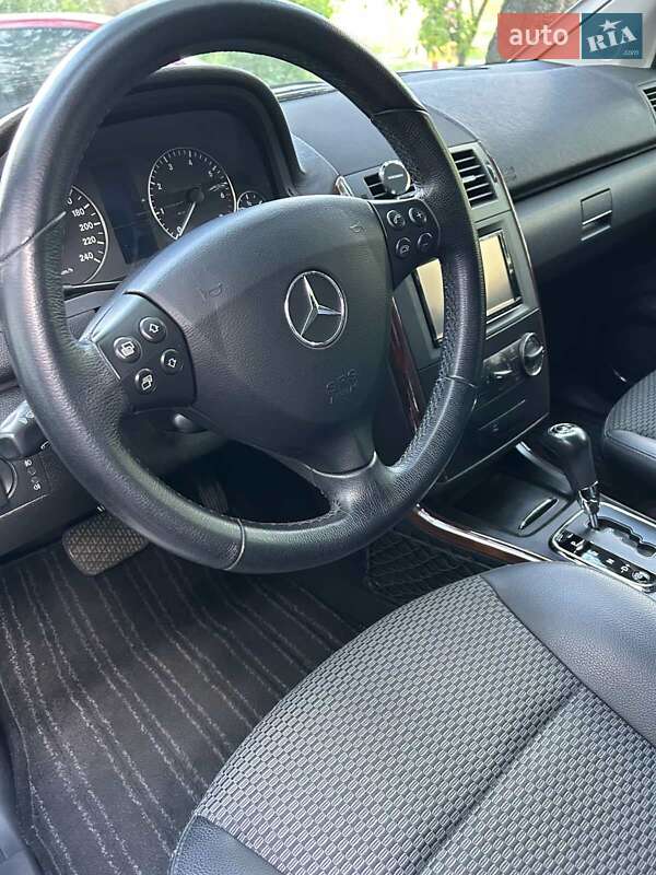 Хетчбек Mercedes-Benz A-Class 2011 в Вишневому