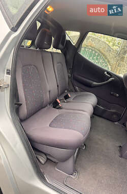 Хэтчбек Mercedes-Benz A-Class 2003 в 