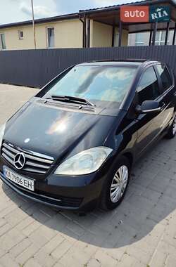 Хэтчбек Mercedes-Benz A-Class 2010 в 