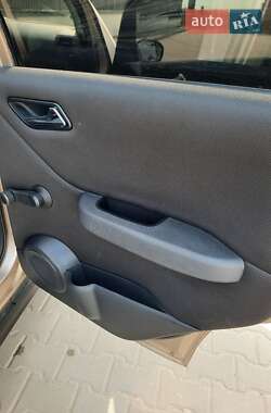 Хэтчбек Mercedes-Benz A-Class 2007 в 