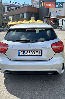 Хэтчбек Mercedes-Benz A-Class 2013 в 