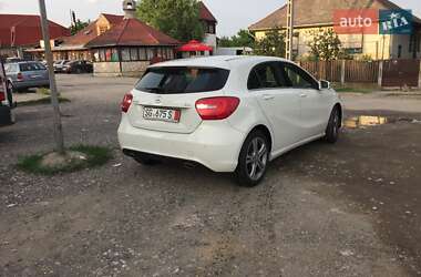 Хетчбек Mercedes-Benz A-Class 2015 в 