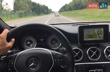 Хетчбек Mercedes-Benz A-Class 2015 в 