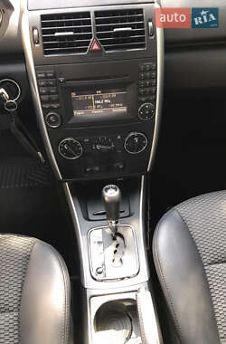 Хетчбек Mercedes-Benz A-Class 2010 в 