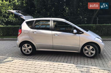Хетчбек Mercedes-Benz A-Class 2010 в 