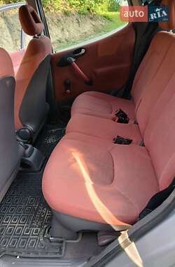 Хэтчбек Mercedes-Benz A-Class 2000 в 