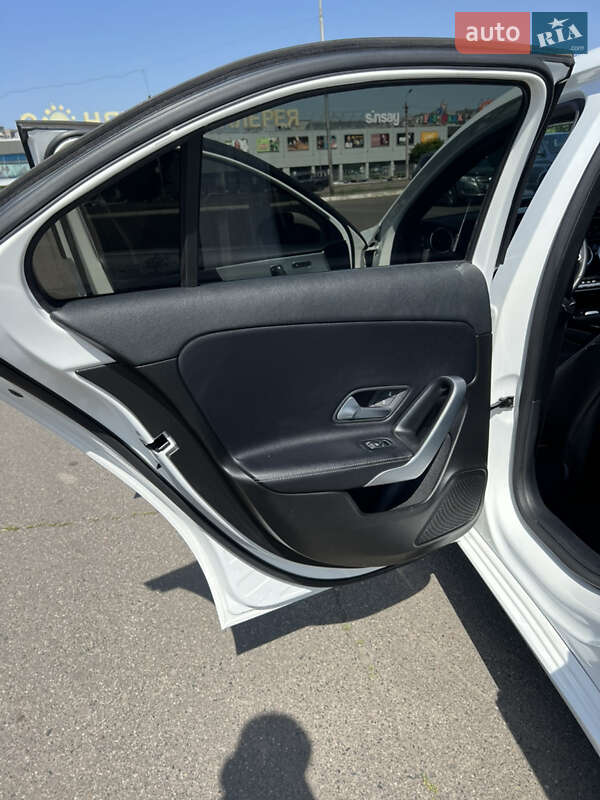 Седан Mercedes-Benz A-Class 2019 в Днепре